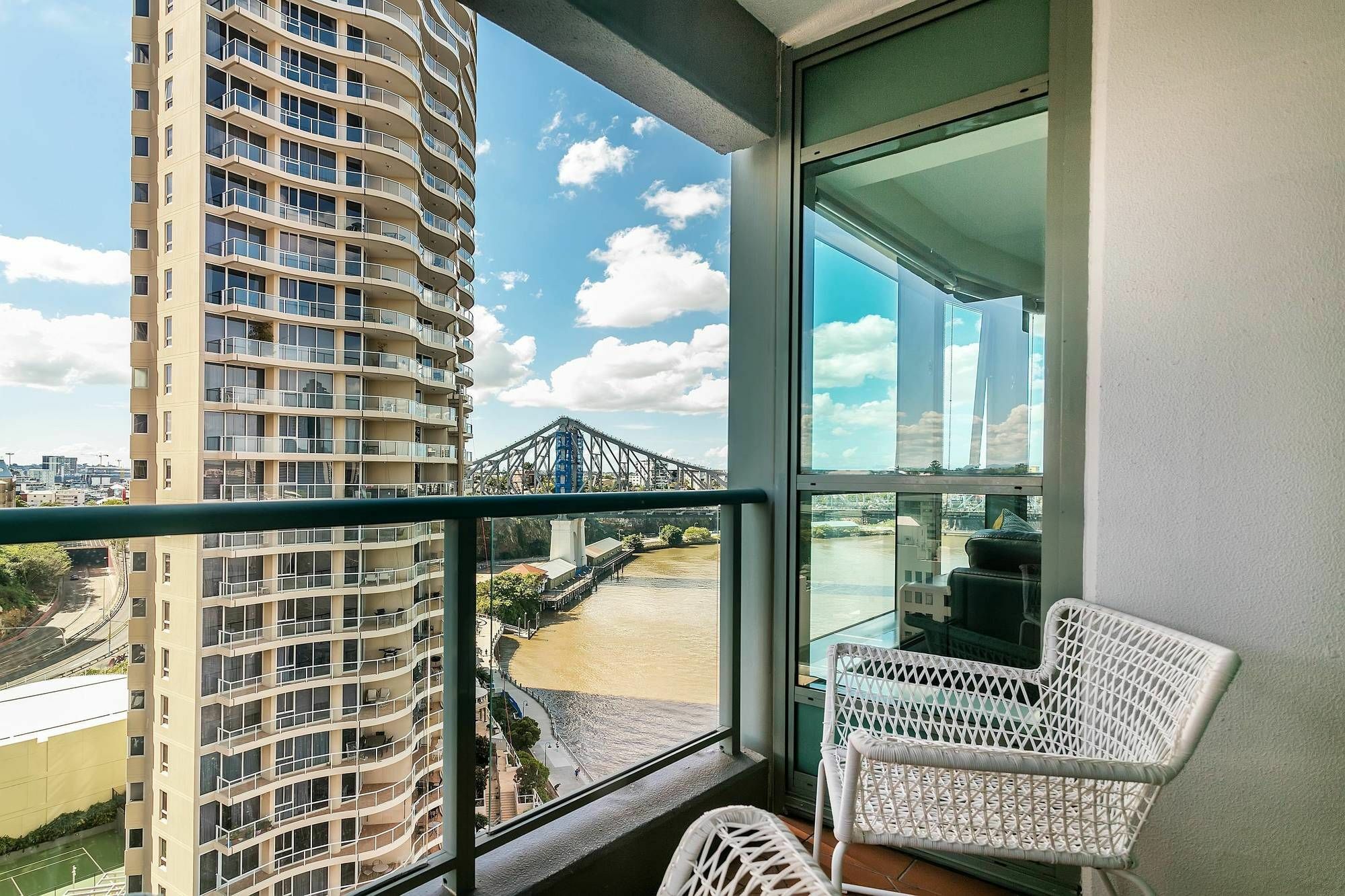 River View Suites In The Heart Of Brisbane Exterior photo